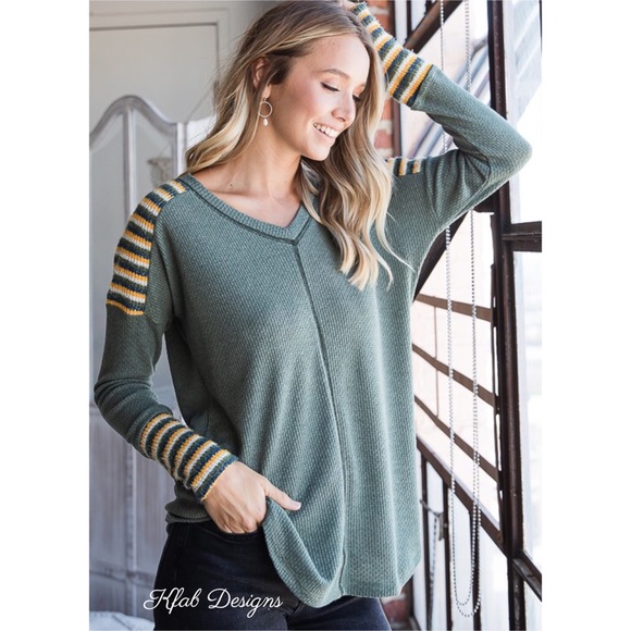 ❤️LAST 1! V Neck Waffle Knit Stripe Contrast Top! - Picture 8 of 8